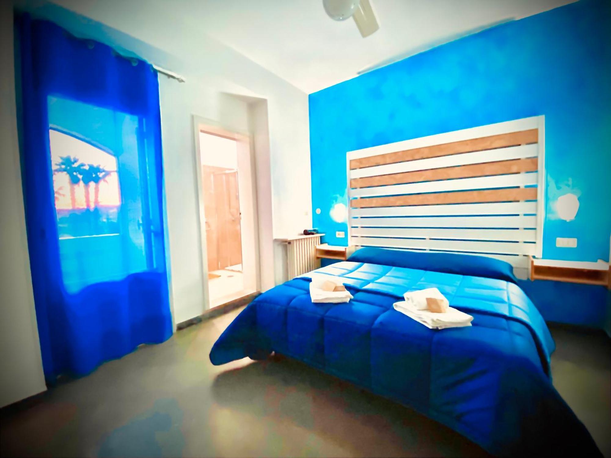 Hotel 2 Mari